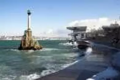Памятник затопленным кораблям 