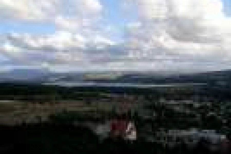 Обрыв с видом на водохранилище