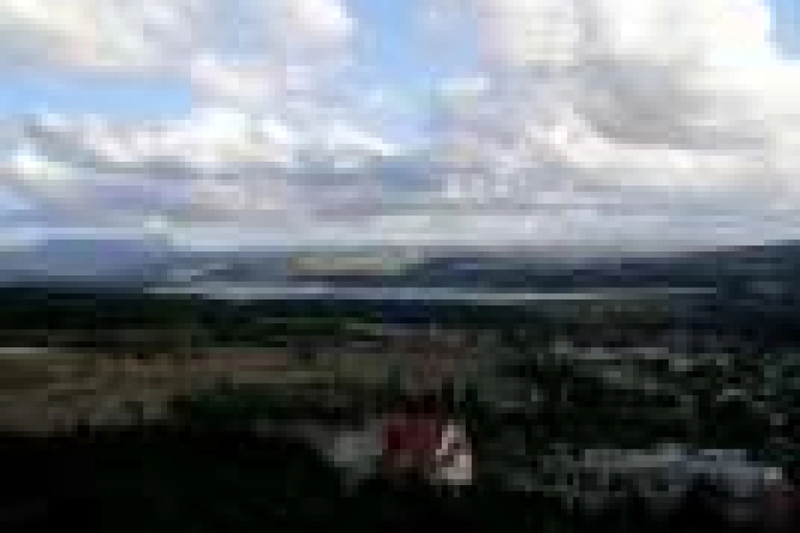 Обрыв с видом на водохранилище 
